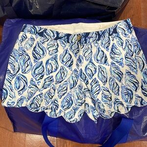 Lilly Pulitzer 5" Buttercup Stretch Shorts in Resort White/ Blue Size 2